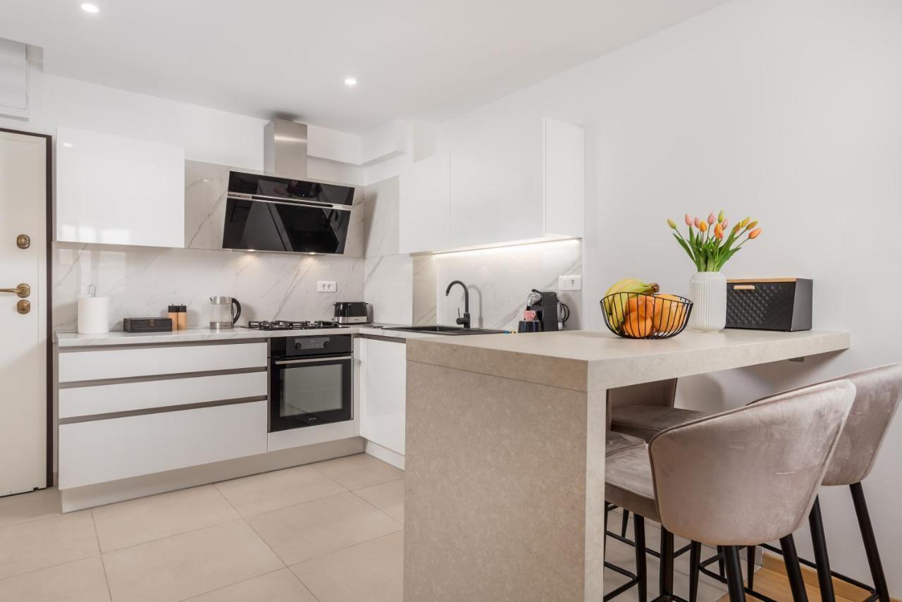 Gallery Apartment Megan2 With Parking คาสตาฟ ภายนอก รูปภาพ