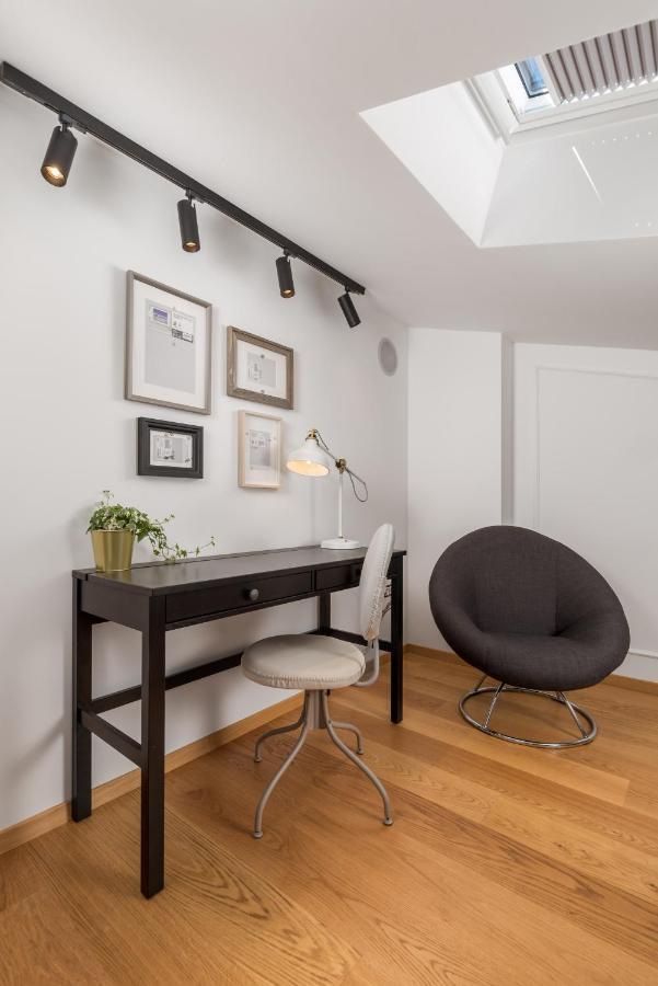 Gallery Apartment Megan2 With Parking คาสตาฟ ภายนอก รูปภาพ
